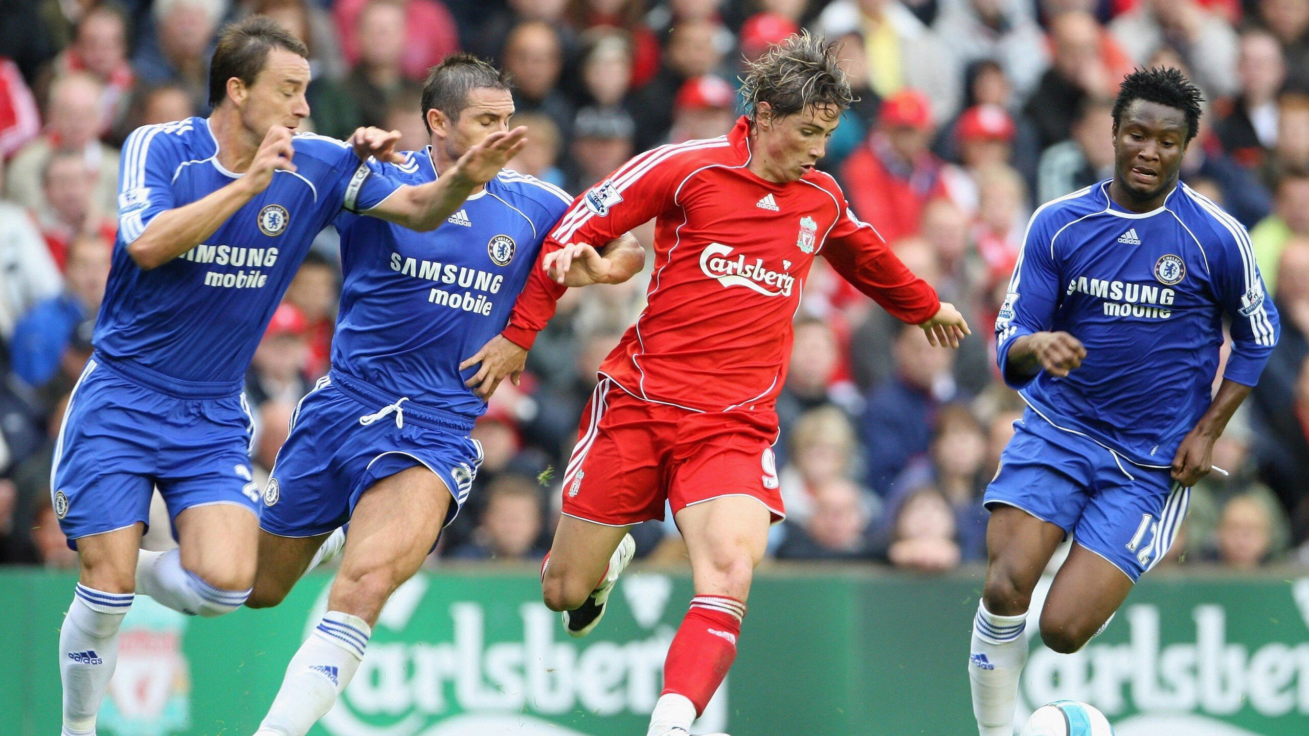 “英超冠军争夺战持续升温，战局扑朔迷离”，英超 冠军